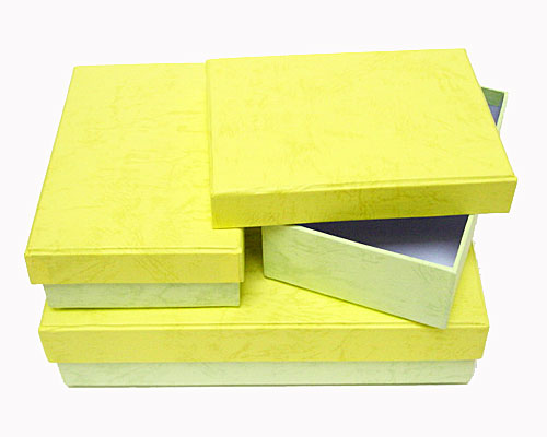 Paper boxes  rect set of 3 / 1 large/ 2 smaller/ yellowgreen
